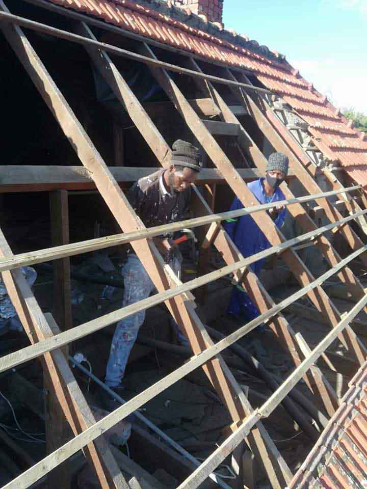0000. Roofing